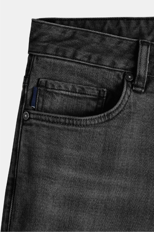 Nobel Donkergrijze Moderne Denim Slim Fit Jeans voor mannen, met een slanke pasvorm en duurzame materialen, perfect voor elke gelegenheid.